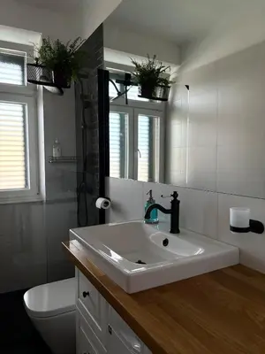 Kupaonica u objektu Basil Street Apartment - free parking
