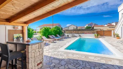 Bazen u objektu Apartman Barbara 2 by Villas Guide ili u blizini