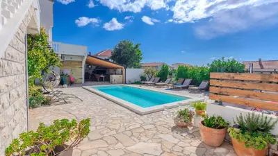 Bazen u objektu Apartman Barbara 4 by Villas Guide ili u blizini