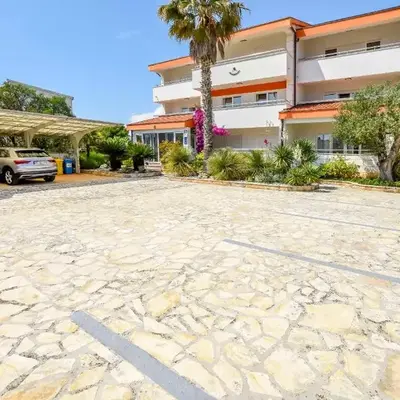 Apartments Aurel