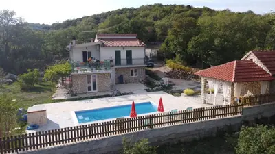 Bazen u objektu Progon House ili u blizini