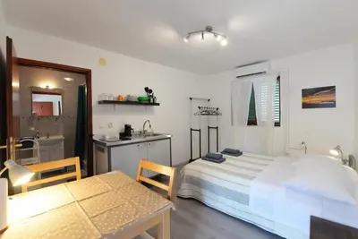 Kuhinja ili čajna kuhinja u objektu Apartman Staro Selo Murter
