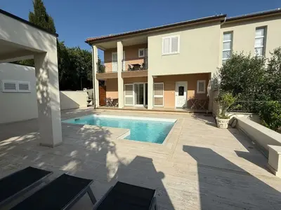 Bazen u objektu Holiday home in Murter with swimming pool ili u blizini