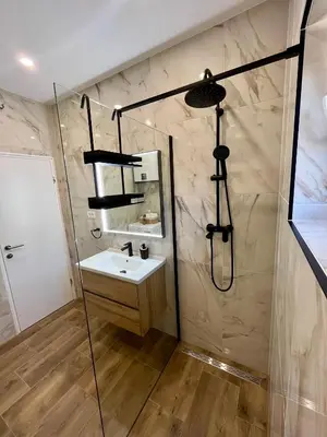 Kupaonica u objektu Apartments TOJO