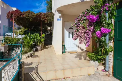 Vrt u objektu Apartments with parking space Grebastica - Sibenik - 24821