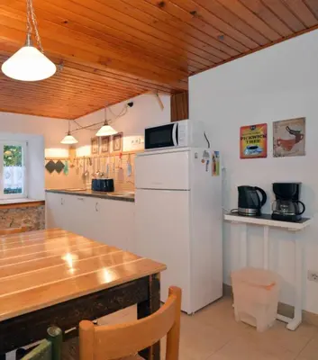 Kuhinja ili čajna kuhinja u objektu Family friendly house with a parking space Murter - 15147
