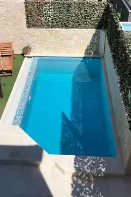 Bazen u objektu Seaside family friendly house with a swimming pool Rogoznica - 25216 ili u blizini