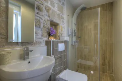 Kupaonica u objektu Waterfront Home - Villa Sailor's Delight