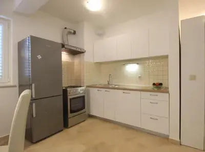 Kuhinja ili čajna kuhinja u objektu Srima To Relax Apartment