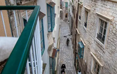 Gosti u objektu Amazing Apartment In Sibenik With House Sea View