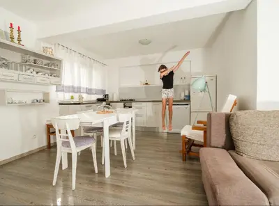 Kuhinja ili čajna kuhinja u objektu Charming Garden Apartment Kate