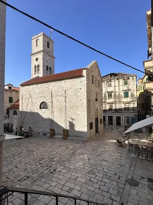 Zgrada u kojoj se nalazi apartman