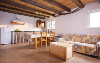 Kuhinja ili čajna kuhinja u objektu Holiday Home Jezera With A Fireplace 04
