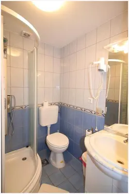 Kupaonica u objektu Guest House Lav