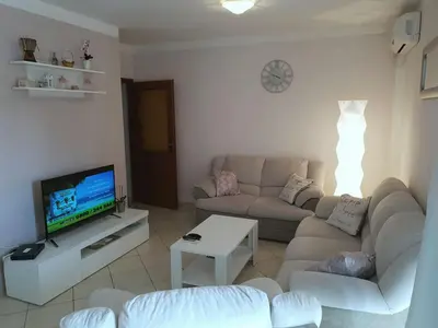 TV i/ili zabavni centar u objektu Apartments Maras