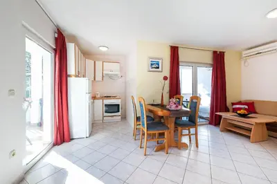 Kuhinja ili čajna kuhinja u objektu Apartments Maras