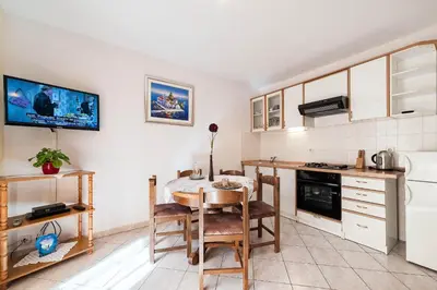 Kuhinja ili čajna kuhinja u objektu Apartments Maras