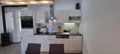 Kuhinja ili čajna kuhinja u objektu Beach Apartments Maris Ljoljinica