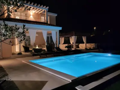 Bazen u objektu Villa Gospoja ili u blizini