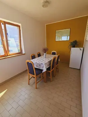 Kuhinja ili čajna kuhinja u objektu Apartment Mario Murter