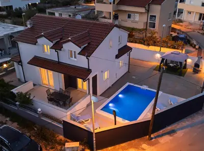Bazen u objektu Holiday Home Sea ili u blizini