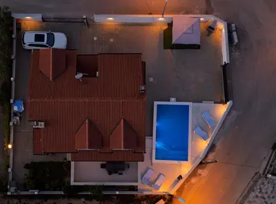 Bazen u objektu Holiday Home Sea ili u blizini