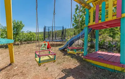 Dječje igralište u objektu Holiday Home Mravnica 09