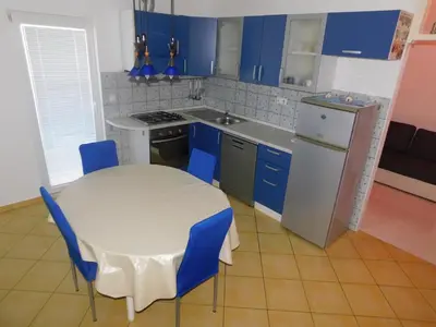 Kuhinja ili čajna kuhinja u objektu Apartments HULJEV