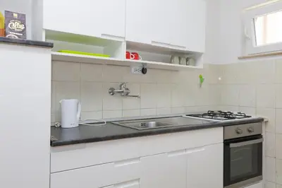 Kuhinja ili čajna kuhinja u objektu Apartment Grebastica 4881a
