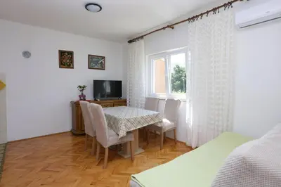 TV i/ili zabavni centar u objektu Apartment Grebastica 4881a