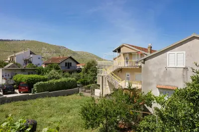 Pogled na planine ili pogled na planine iz apartmana
