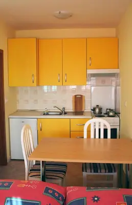 Kuhinja ili čajna kuhinja u objektu Apartments by the sea Bilo, Primosten - 4806