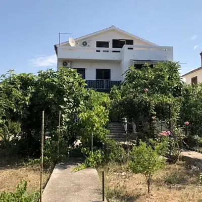Apartments with parking space Jezera - Murter - 5135