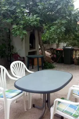 Popločani dio dvorišta ili vanjski dio objekta Apartments with a parking space Vodice - 5237
