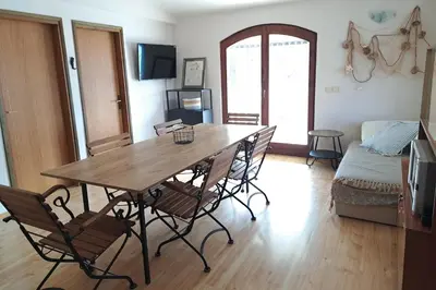 TV i/ili zabavni centar u objektu Apartments by the sea Grebastica - Sibenik - 5270
