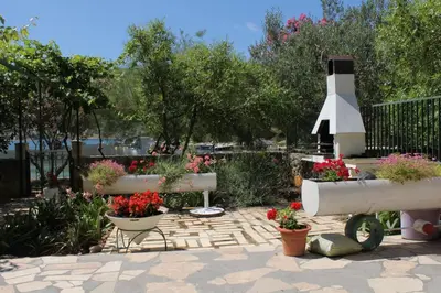 Vrt u objektu Apartments by the sea Grebastica - Sibenik - 6437