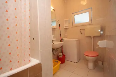Kupaonica u objektu Apartment Razanj 7517b