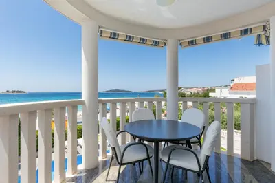 Balkon ili terasa u objektu Family-friendly apartments with swimming pool Rogoznica - 7557