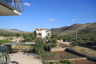Pogled na planine ili pogled na planine iz apartmana