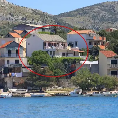 Apartments by the sea Grebastica
