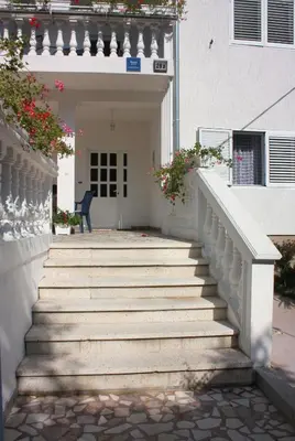 Fasada ili ulaz u objekt Apartments with parking space Vodice - 2995