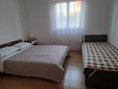 Krevet ili kreveti u jedinici u objektu Apartments with parking space Rogoznica - 4218