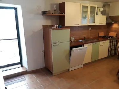 Kuhinja ili čajna kuhinja u objektu Kaprije Mistral Apartment
