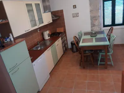 Kuhinja ili čajna kuhinja u objektu Kaprije Mistral Apartment