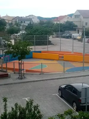 Bazen u objektu Pave Apartment ili u blizini