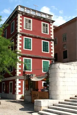 Zgrada u kojoj se nalazi apartman