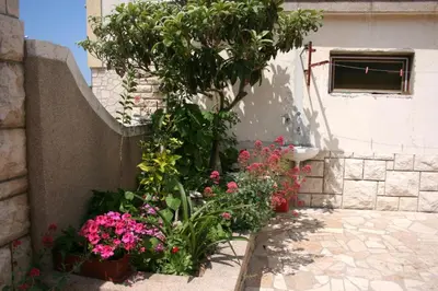 Vrt u objektu Apartments by the sea Jezera, Murter - 5123