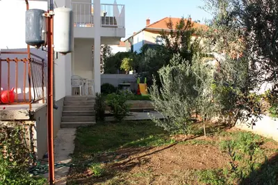 Vrt u objektu Apartments with parking space Vodice - 5808
