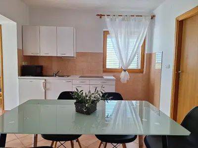 Kuhinja ili čajna kuhinja u objektu Apartments Saric 2