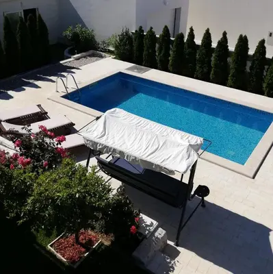 Bazen u objektu Apartments Jankovic ili u blizini